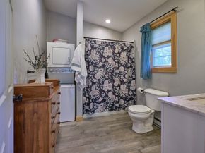 6 Pitcairn Ave, Leicester MA 01524