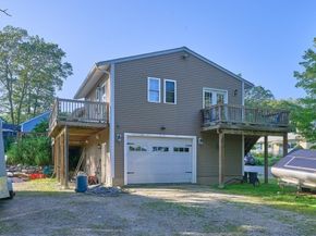 6 Pitcairn Ave, Leicester MA 01524