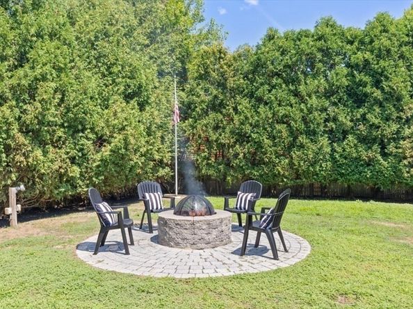 338 Thacher St, Milton MA 02186