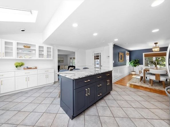 338 Thacher St, Milton MA 02186