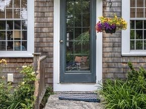 20 Cannon St, Mattapoisett MA 02739
