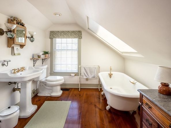 20 Cannon St, Mattapoisett MA 02739