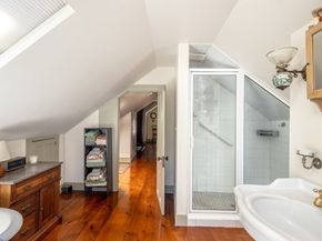20 Cannon St, Mattapoisett MA 02739