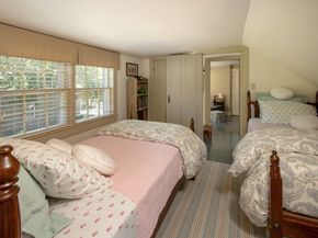 20 Cannon St, Mattapoisett MA 02739