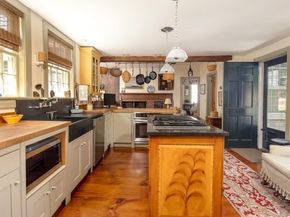 20 Cannon St, Mattapoisett MA 02739