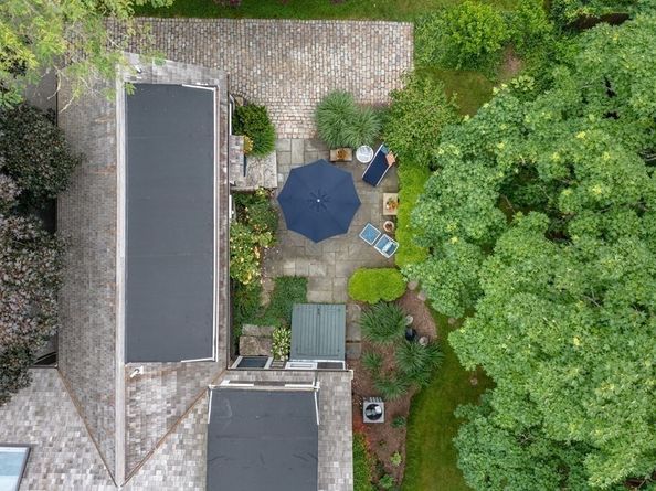 20 Cannon St, Mattapoisett MA 02739