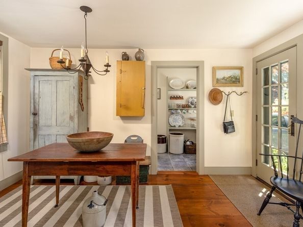 20 Cannon St, Mattapoisett MA 02739