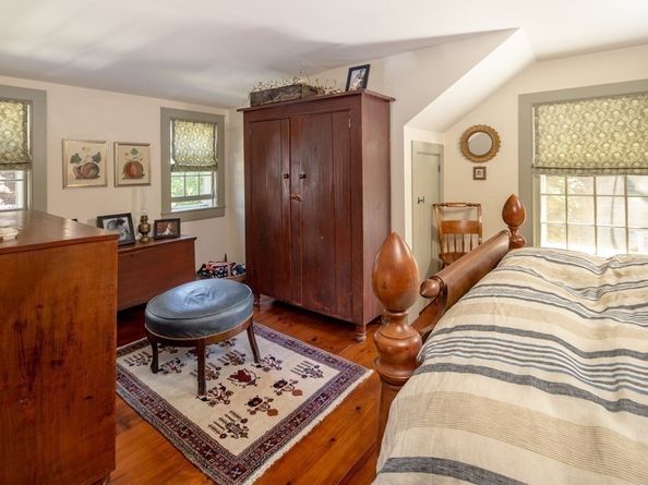 20 Cannon St, Mattapoisett MA 02739