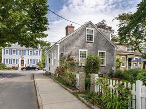 20 Cannon St, Mattapoisett MA 02739