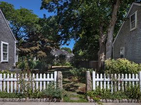 20 Cannon St, Mattapoisett MA 02739