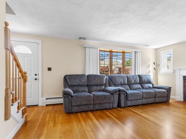 95 Bedford St, Burlington MA 01803