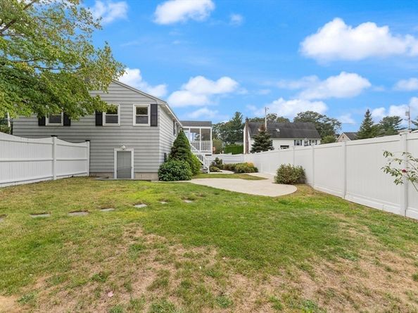 40 Faulkner Ave, Wilmington MA 01887