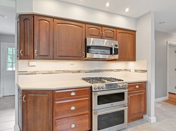 2 Knollwood Drive, Dover MA 02030