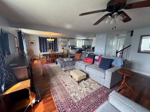 12 Wolcott St, Weymouth MA 02191