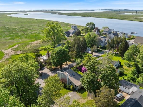 68 Cottage Rd, Newbury MA 01951