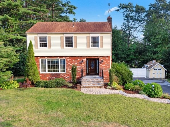 24 Cricket Drive, Sturbridge MA 01566
