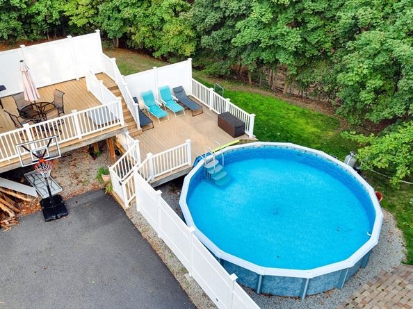 24 Cricket Drive, Sturbridge MA 01566