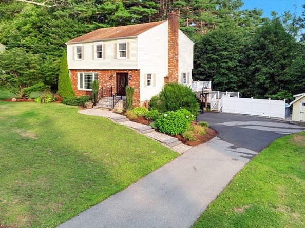 24 Cricket Drive, Sturbridge MA 01566