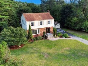 24 Cricket Drive, Sturbridge MA 01566