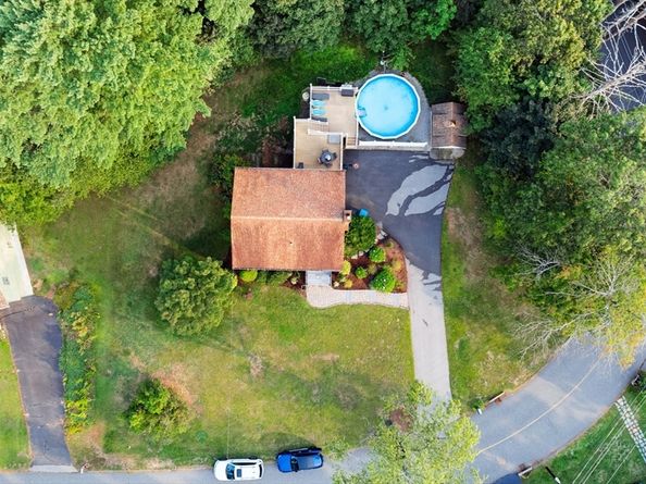 24 Cricket Drive, Sturbridge MA 01566