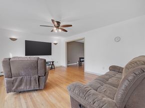 24 Cricket Drive, Sturbridge MA 01566