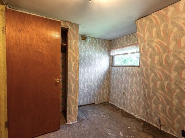 70 Quaboag St, Brookfield MA 01506