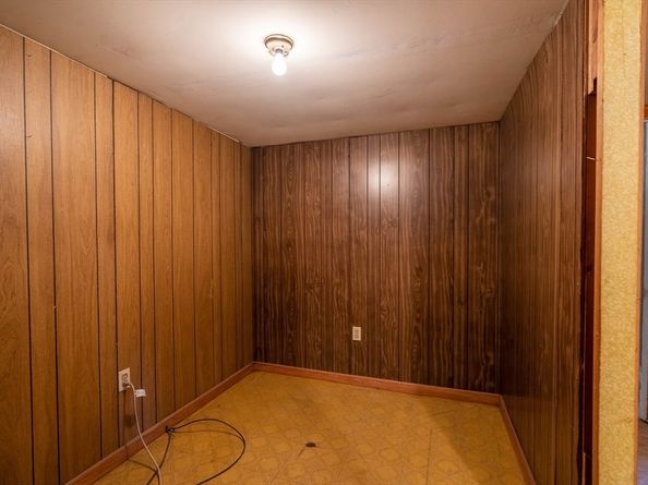 70 Quaboag St, Brookfield MA 01506
