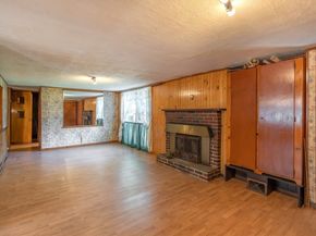 70 Quaboag St, Brookfield MA 01506