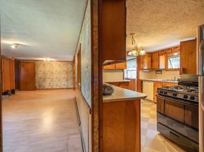 70 Quaboag St, Brookfield MA 01506