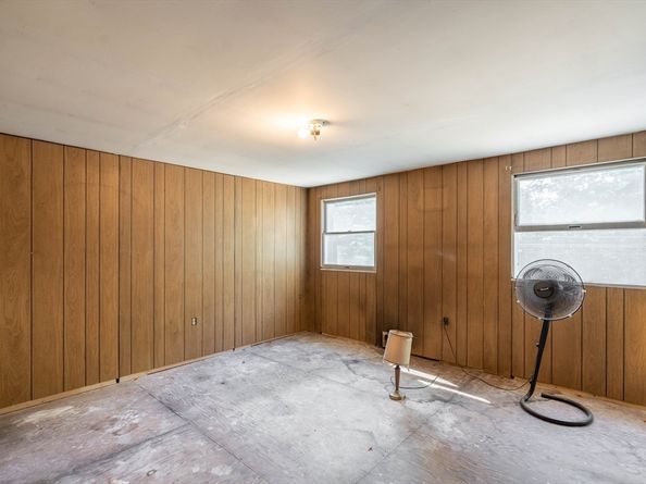 70 Quaboag St, Brookfield MA 01506