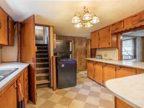 70 Quaboag St, Brookfield MA 01506