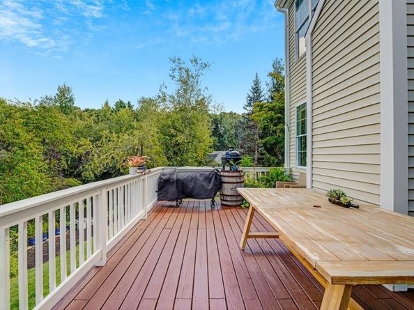 11 Whirty Circle, Hopkinton MA 01748