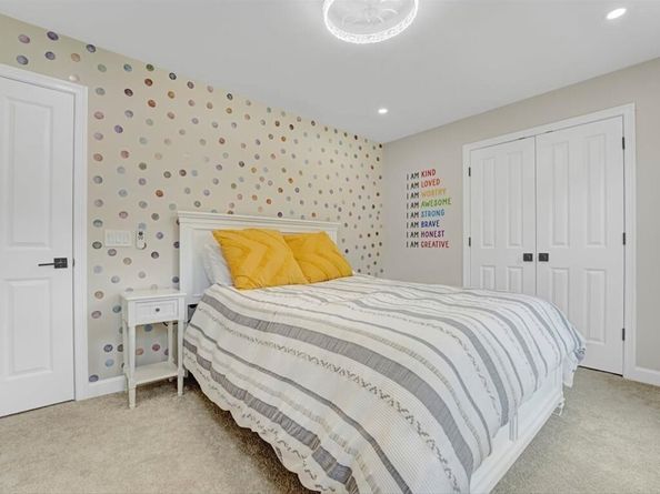 11 Whirty Circle, Hopkinton MA 01748