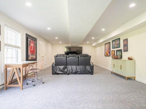 11 Whirty Circle, Hopkinton MA 01748