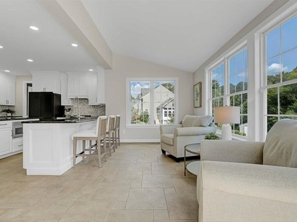 11 Whirty Circle, Hopkinton MA 01748