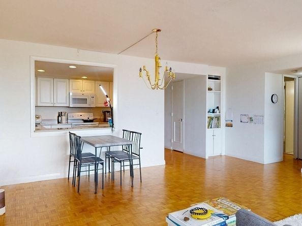 45 Longwood Ave 812, Brookline MA 02446