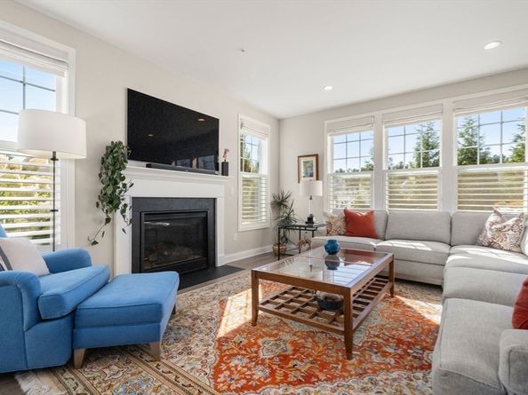 20 Lansing Way 20, Millis MA 02054