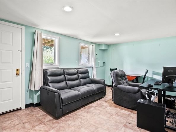 63 Camelot Drive 63, Worcester MA 01602