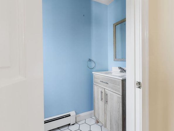 48 Taylor St, Needham MA 02494