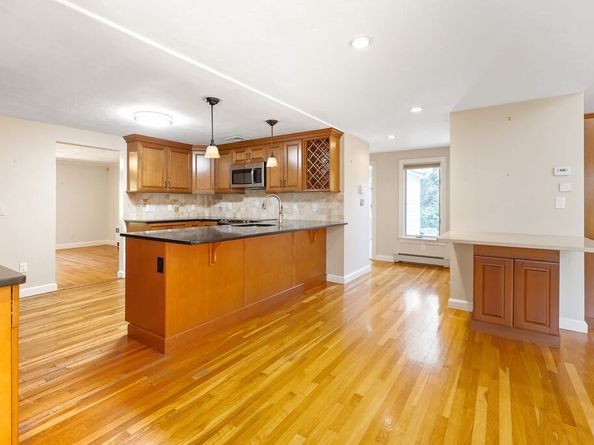 48 Taylor St, Needham MA 02494