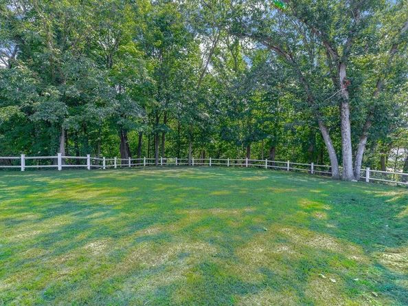 48 Taylor St, Needham MA 02494
