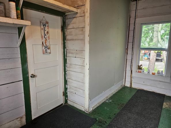 498 Lancaster, Leominster MA 01453