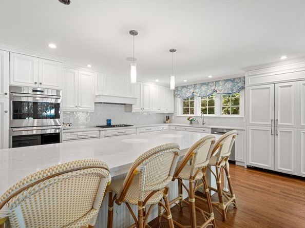 193 Winding River Road, Wellesley MA 02482