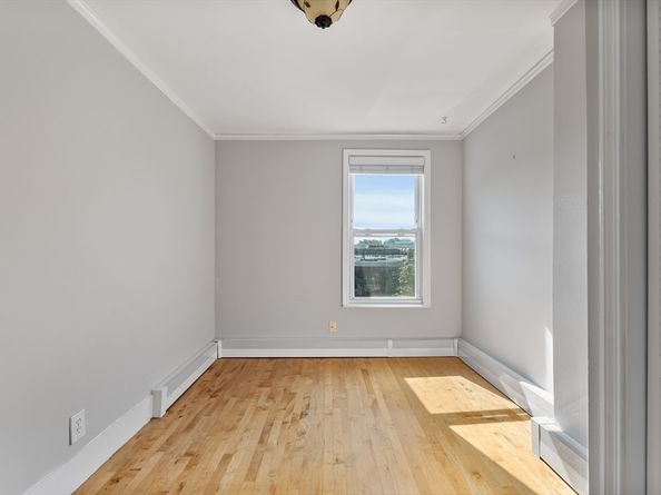 260-262 Sidney St 3R, Cambridge MA 02139