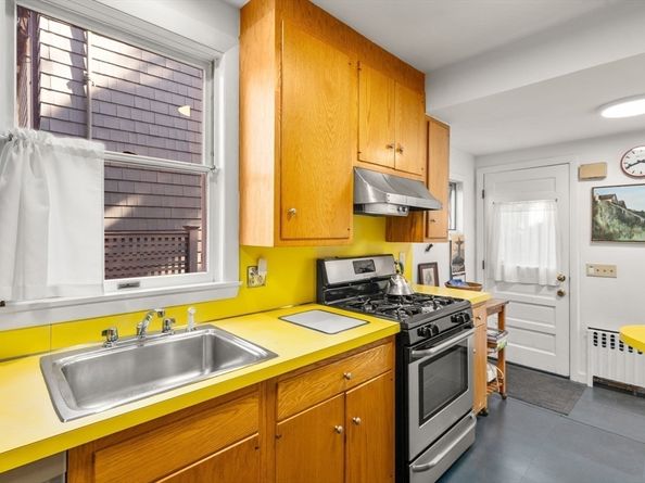6 Perry St, Cambridge MA 02139