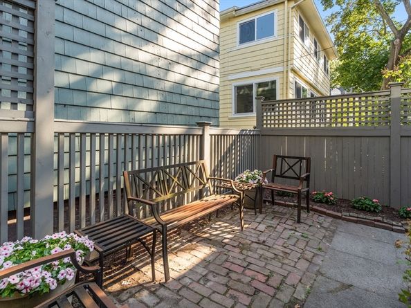 6 Perry St, Cambridge MA 02139