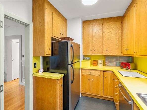 6 Perry St, Cambridge MA 02139