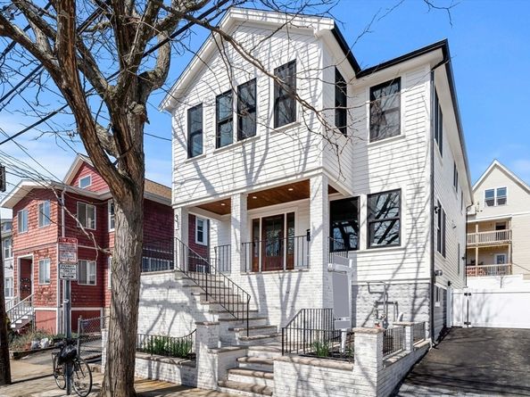31 Fairfax St, Somerville MA 02144