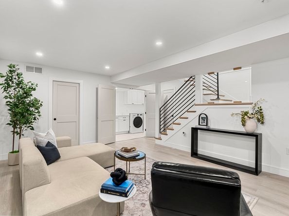 31 Fairfax St, Somerville MA 02144