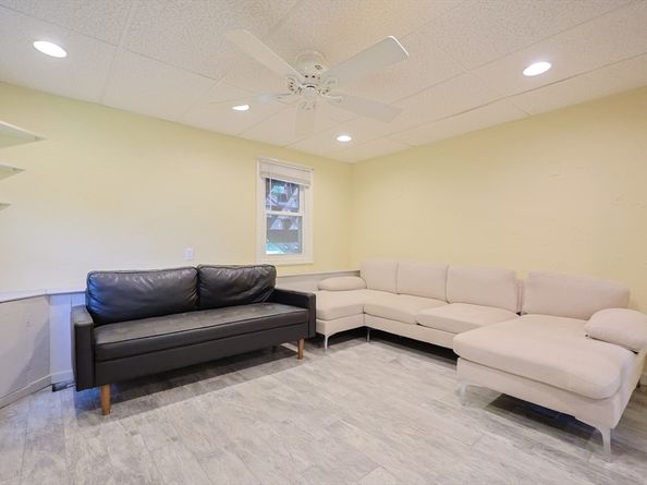 76 Jamestown Rd, Leominster MA 01453